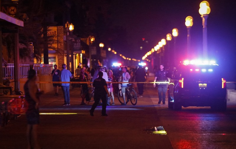 Focuri de armă pe o plajă din Florida. Cel puțin nouă persoane, dintre care patru minori, au fost rănite