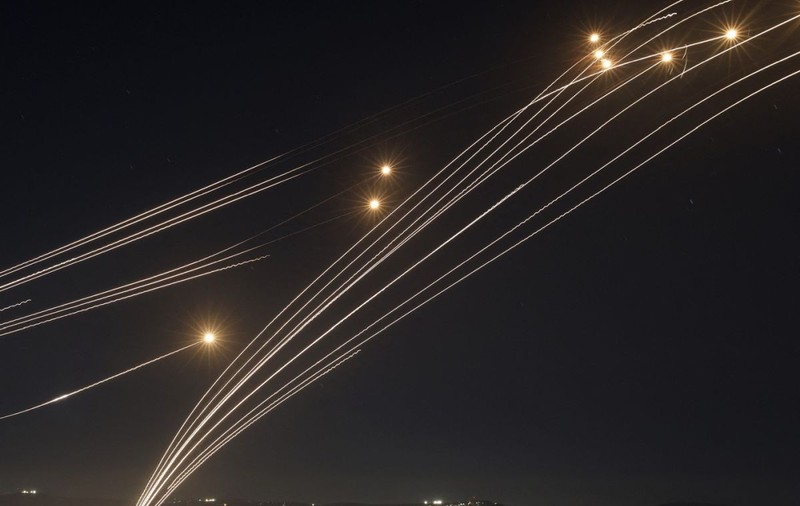 Hezbollah anunță că a lansat „zeci de rachete” asupra nordului Israelului. Iron Dome a interceptat numeroase ținte