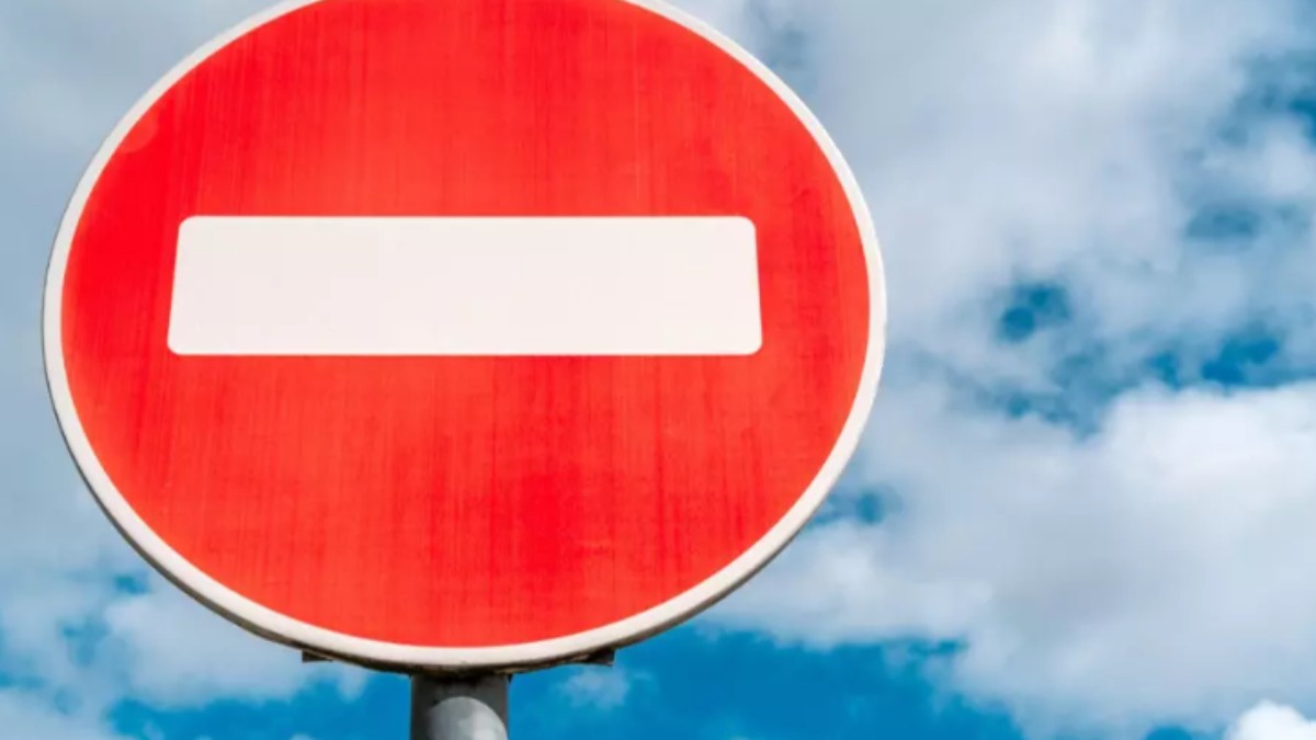 Semn de circulație care indică „interzis”