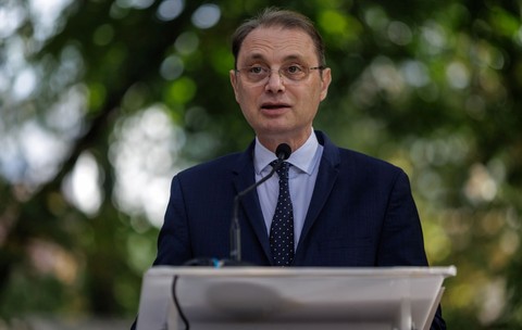 Premierul desemnat Luca Niculescu are 10 zile sa formeze un Guvern. Foto: Hepta