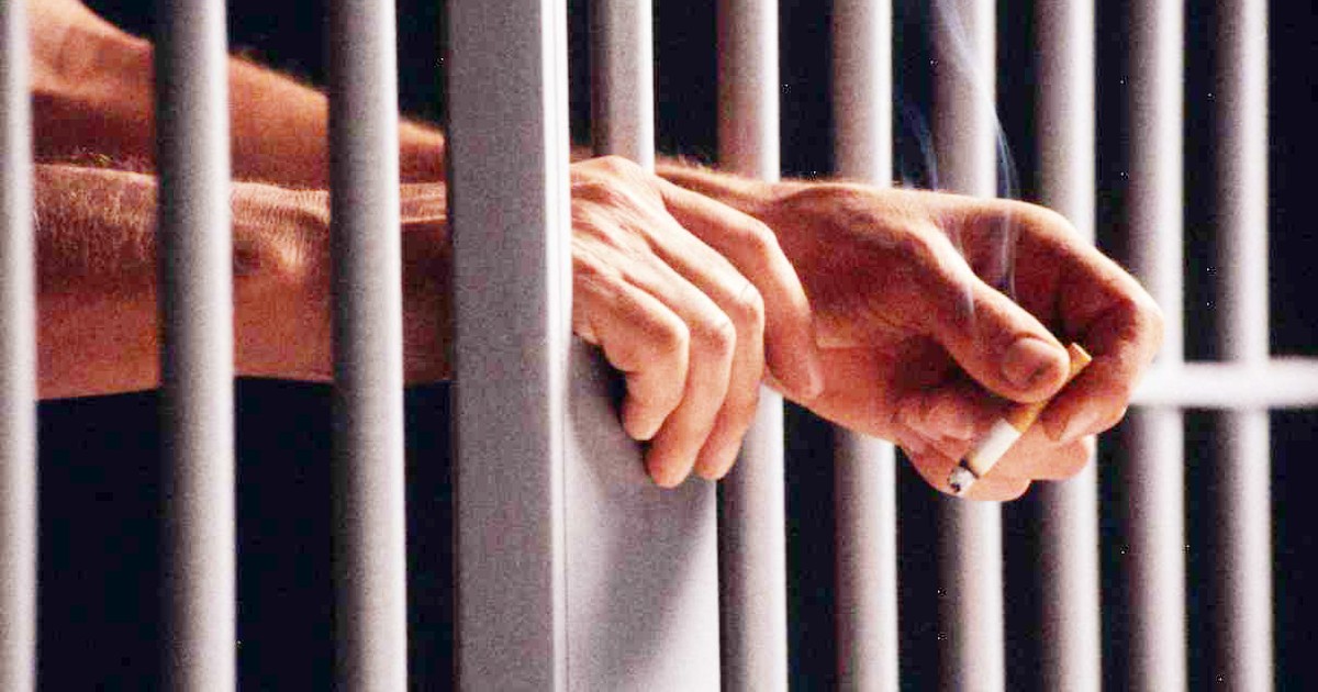 Angajații din penitenciare au de recuperat un milion de ore suplimentare. Deținut în spatele unor bare