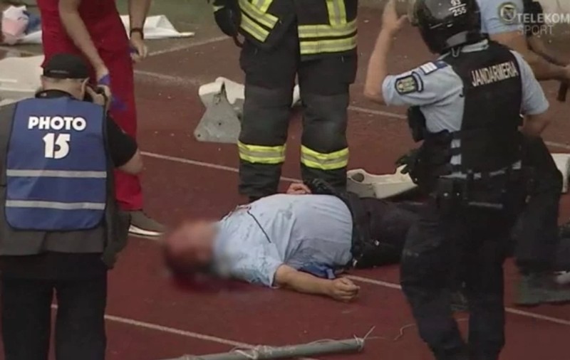 Jandarmul lovit cu un scaun în cap, în timpul meciului U Cluj - Hermannstadt, a fost externat din spital