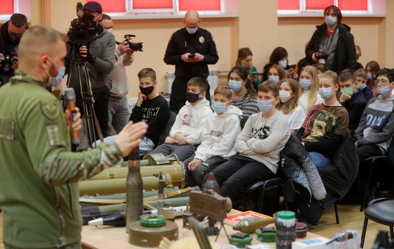 Elevii ruși, învățați la școală despre „necesitarea” războiului din Ucraina. „De ce Rusia a susținut protecția civililor”