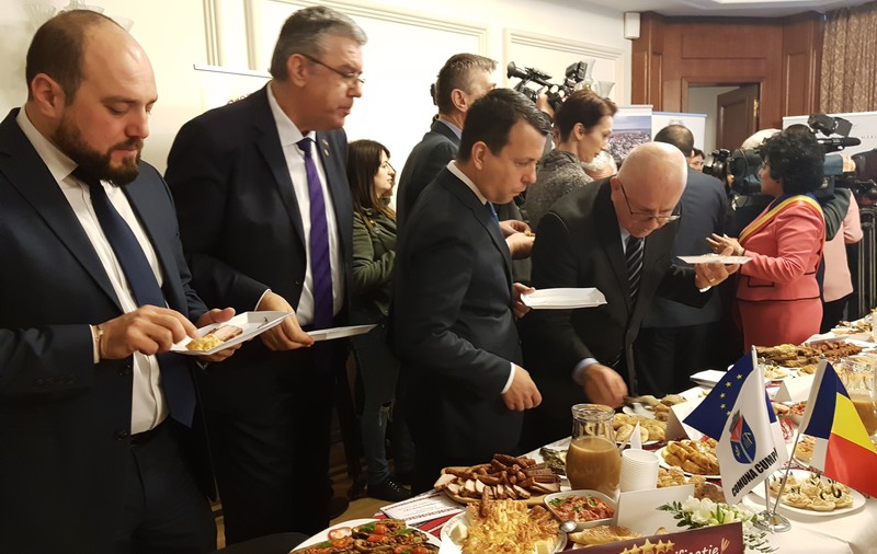 VIDEO / Primarul comunei Cumpăna a adus produsele dobrogene în Parlament; Marca “Produs Tradițional din Dobrogea” va fi înregistrată la OSIM