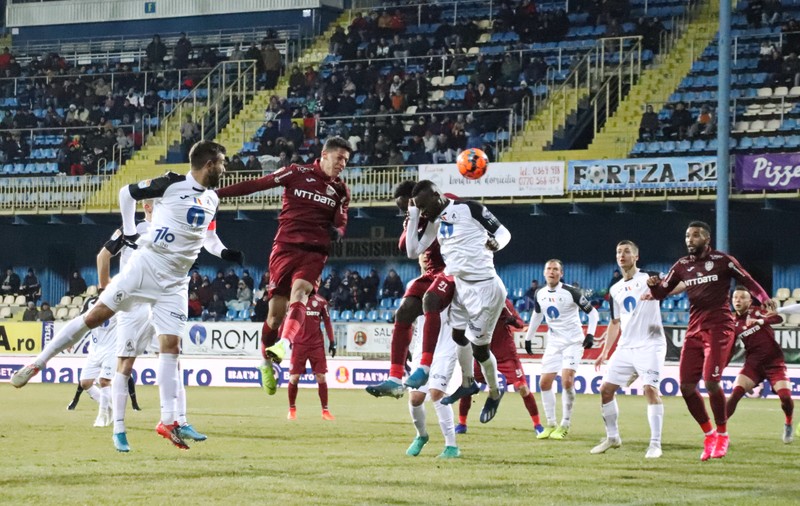 CFR Cluj acuză un complot în Liga 1. Dan Petrescu și Bogdan Mara fac scandal după ce CFR Cluj a remizat cu Gaz Metan, 0-0