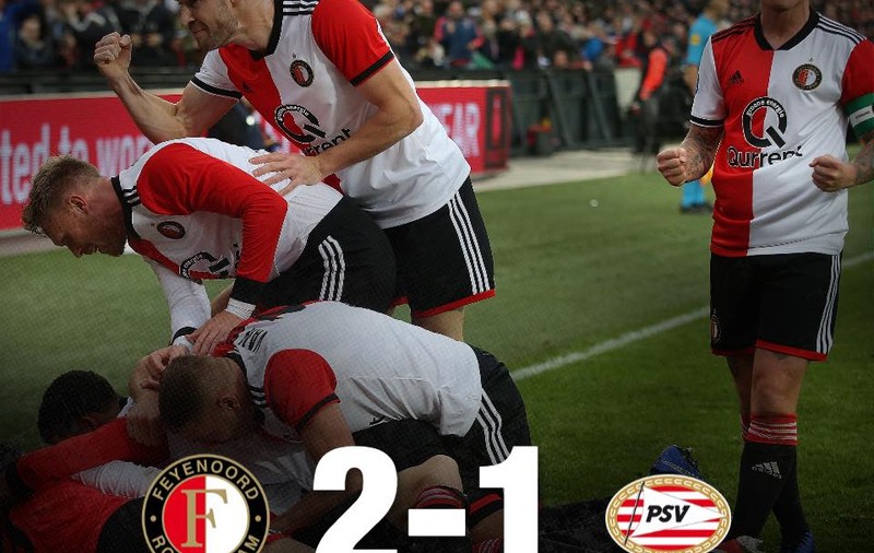 VIDEO | Cum au inventat olandezii fotbalul cu două baloane! Imagini halucinante de la derby-ul Feyenoord - PSV Eindhoven 2-1