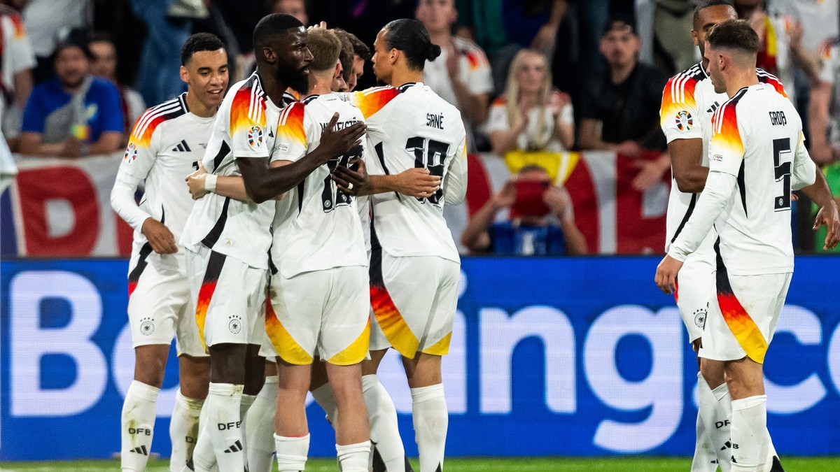 Niclas Füllkrug din Germania sărbătorește cu coechipierii după golul de 4-0 în timpul meciului din cadrul Campionatului de fotbal UEFA Euro 2024 dintre Germania și Scoția, pe 14 iunie 2024, la Munchen. Foto Profimedia