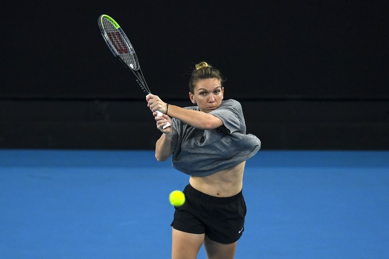 Simona Halep, în timpul unui antrenament la Australian Open