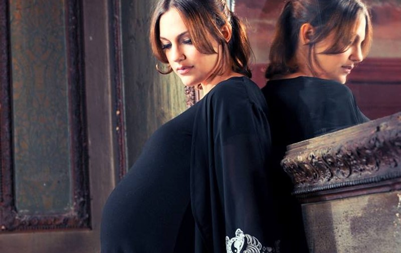 Uite cum arată "SULTANA HURREM" în ultimul trimestru de sarcină! Îşi va creşte copilul SINGURĂ! FOTO