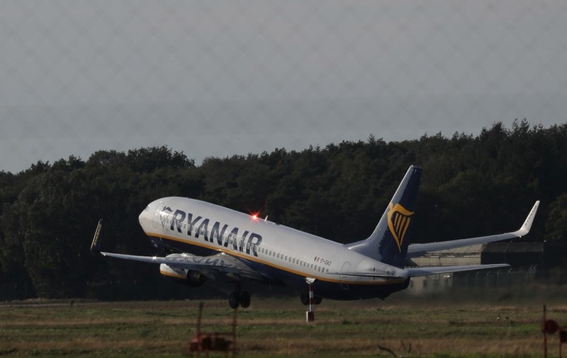 Zeci de zboruri anulate la Ryanair, după o grevă a însoțitorilor de zbor. Ce rute sunt afectate