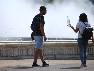 În această vară au fost zile de foc în București și în aproape toată țara. Foto: Dumitru Angelescu / Libertatea