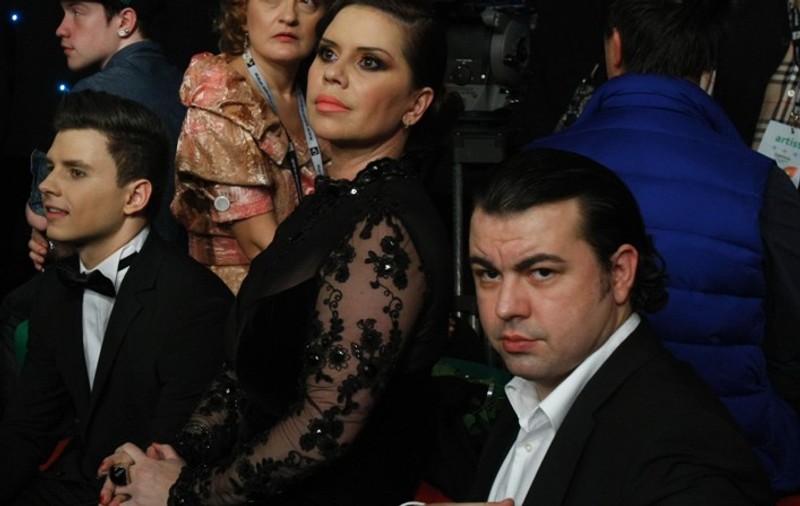 Luminița Anghel, ÎNCURAJATĂ de SOȚ la EUROVISION cu SĂRUTĂRI FIERBINȚI! Uite cât de afectuos este cu ea! FOTO