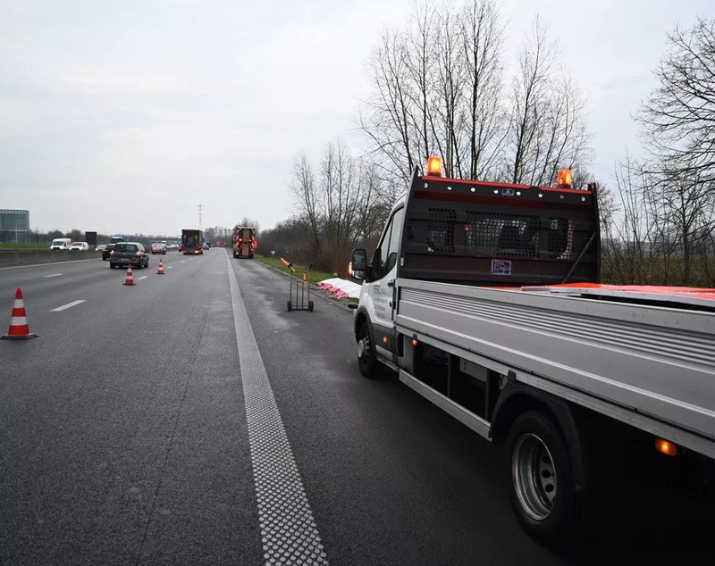 Mihai, un român care muncea la întreținerea drumului, a murit lovit de un camion, pe marginea unei autostrăzi din Belgia