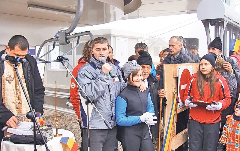 Telescaunul de Formula 1 | Autorităţile din Petroşani îşi laudă noua instalaţie de transport pe cablu