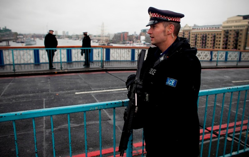 INCREDIBIL! Polițiștii londonezi au aruncat în aer autoturismul unui turist, din motive de securitate! Au crezut că e mașină-capcană!