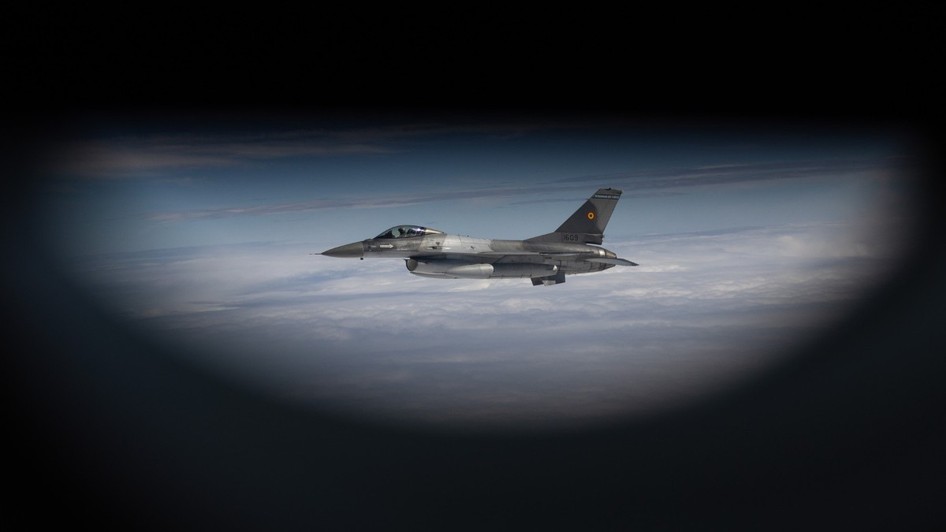 Un avion de luptă F-19 al Armatei Române. Sursa foto: Profimedia Images