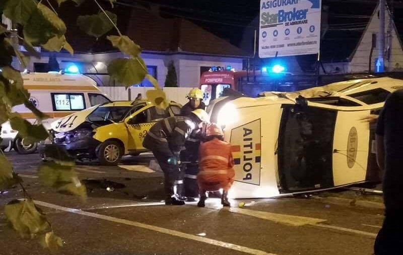 Un polițist din Sibiu a provocat un accident cu patru răniți. Nu a acordat prioritate