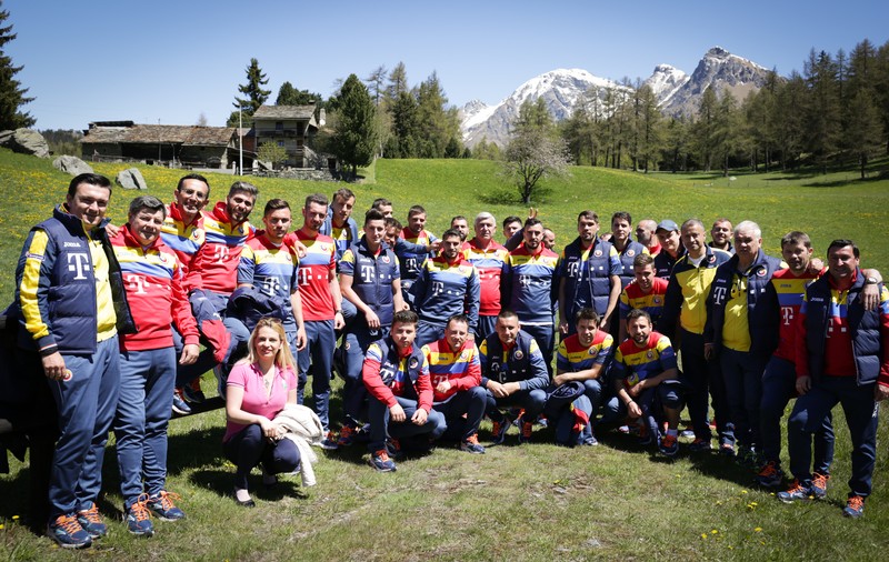 Tricolorii au făcut o excursie în Alpi, în a treia zi de cantonament în Italia | GALERIE FOTO&VIDEO