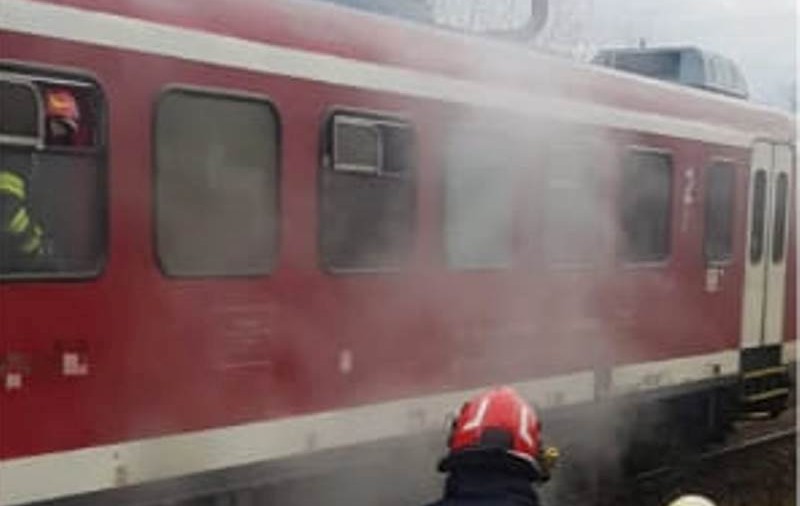 Incendiu într-un tren, la Titu. Pasagerii au fost evacuați