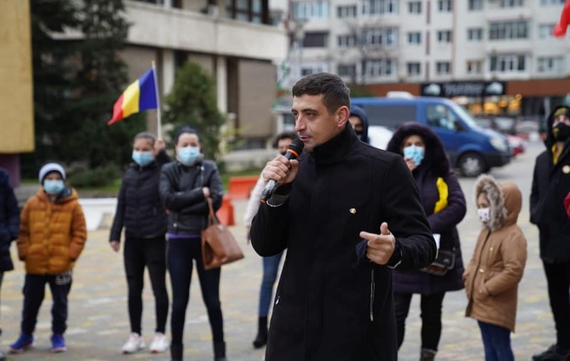 Liderul AUR, George Simion, a plecat în turneu prin țară pentru a le mulțumi personal votanților