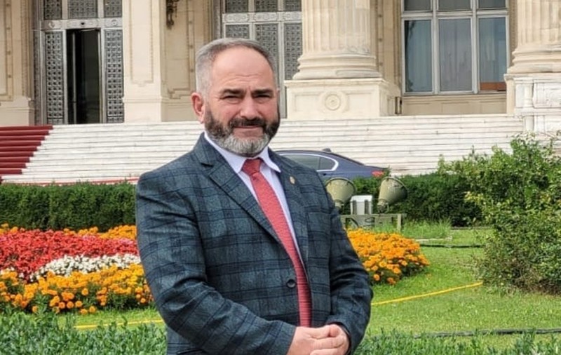 Aurel Bălăşoiu, exclus din PSD după un scandal sexual, a câştigat Primăria comunei Rociu din Argeş din partea PNL
