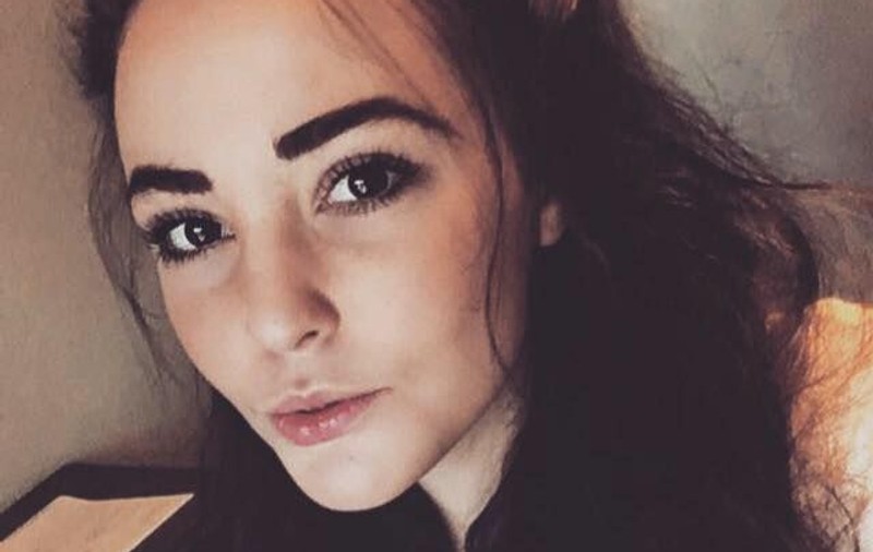 FOTO | O tânără a murit în timpul unui joc sexual online, sub privirile bărbatului care a plătit-o pentru a-i îndeplini o fantezie periculoasă