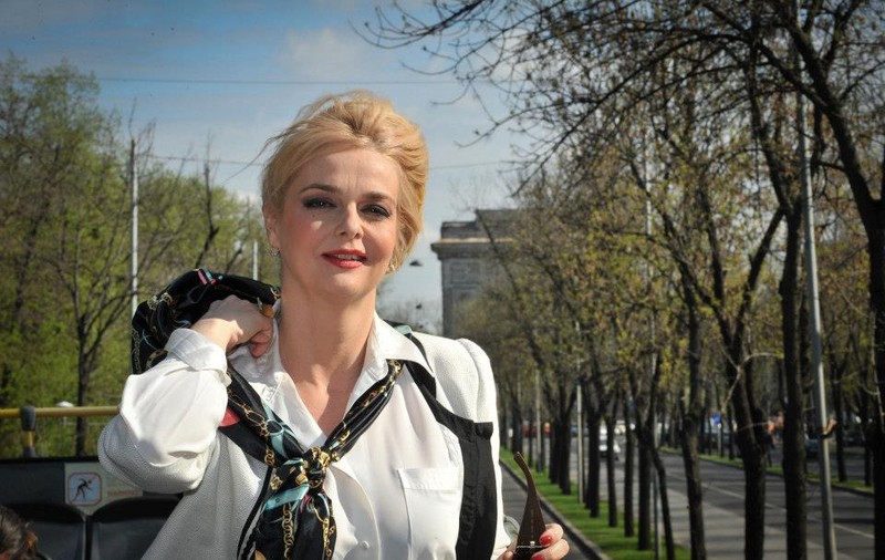Iuliana Marciuc produce emisiuni muzicale, dar e afonă: “N-am voce deloc. La karaoke, David zice că râde lumea de mine”