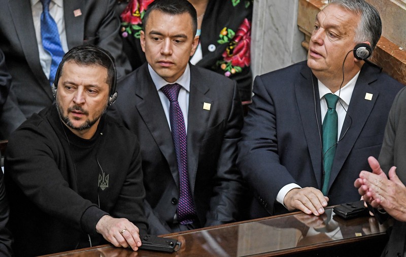 Zelenski susține că Ucraina a îndeplinit toate cerinţele pentru negocierile de aderare la UE: „Încă aştept un răspuns" de la Viktor Orban, care rămâne inflexibil