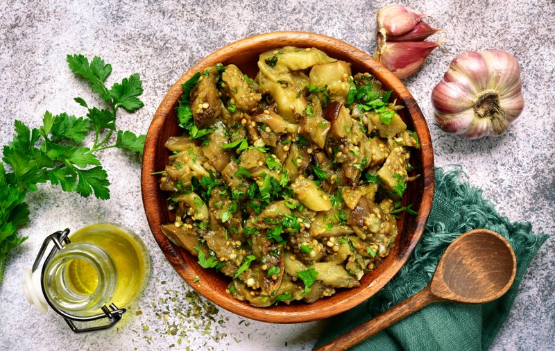 Salată de vinete - rețete pentru cel mai gustos preparat al verii
