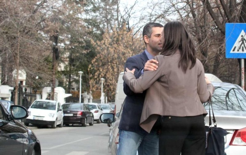 Truică, cine-i bruneta cu care te pupi?