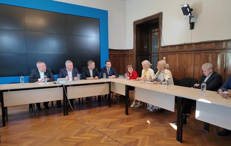 Nicolae Ciucă i-a băgat pe miniștrii PNL în ședință în plină criză a coaliției cu PSD: „Nu lăsați nimic suspect să treacă în Guvern cu avizul vostru” | SURSE