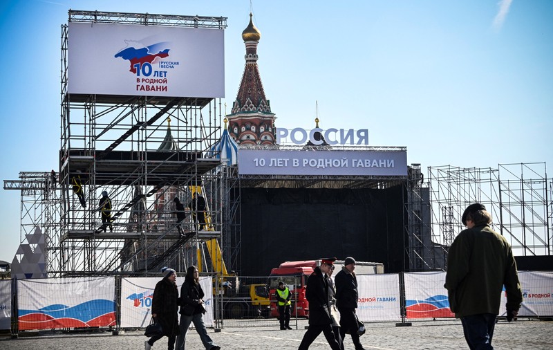Viața în Crimeea, unde locuitorii sunt chemați să-l voteze pe Putin, la zece ani de la anexarea ilegală. „Vreau doar să se termine totul”