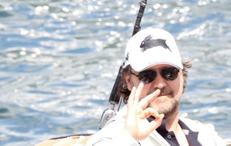 Russell Crowe a trecut prin momente ÎNSPĂIMÂNTĂTOARE! A stat în apă 5 ore până a reuşit să fie salvat de Paza de Coastă!