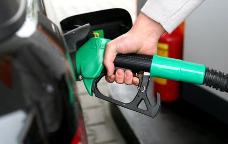 Ungaria a renunțat la plafonarea prețului la carburanți pentru firme din cauza penuriei