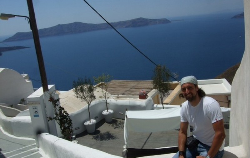 Foto | Denis Ștefan, vacanță în Santorini și nordul Moldovei 				