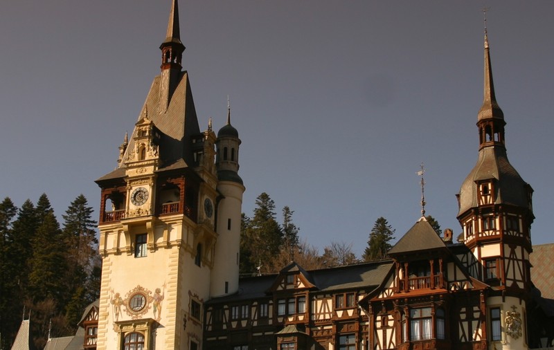 Castelul Pelişor, închis temporar publicului