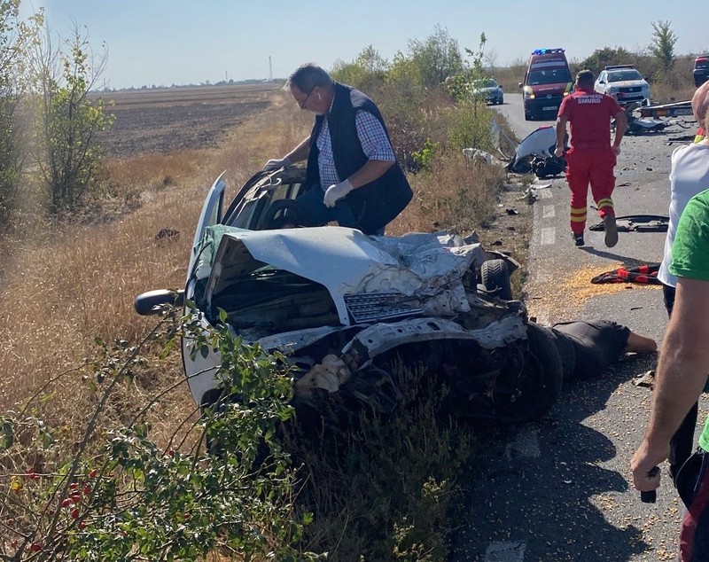Accident mortal în Teleorman. Doi oameni au murit după ce două mașini s-au ciocnit