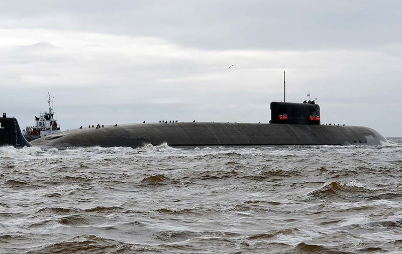 Vladimir Putin mută „arma apocalipsei”. NATO avertizează că un submarin cu echipament nuclear și-a părăsit baza
