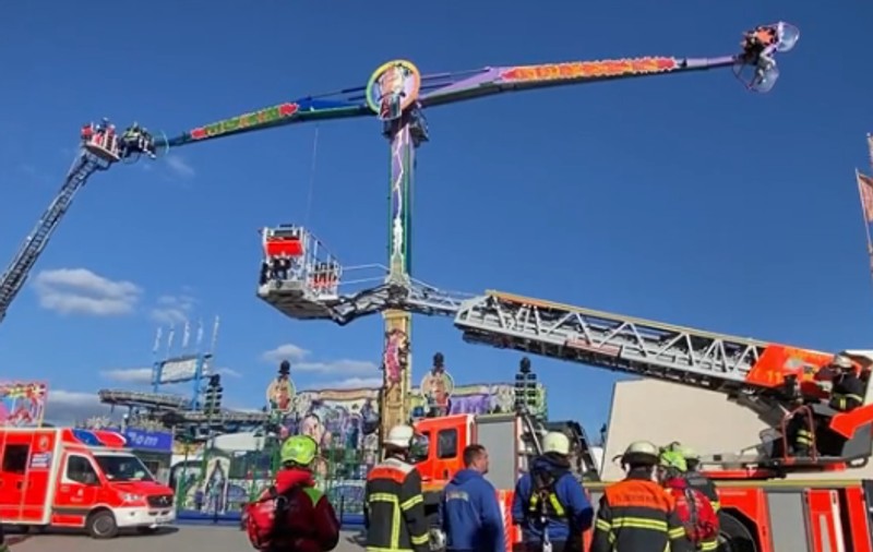 Șase oameni au rămas blocați la 20 de metri înălțime, după ce instalația „Jekyll&Hyde” dintr-un parc de distracții din Hamburg s-a stricat