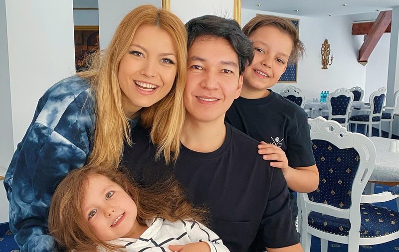 Motivul pentru care Elena Gheorghe nu poartă numele soțului după 10 ani de căsnicie. „Nu eu am vrut”