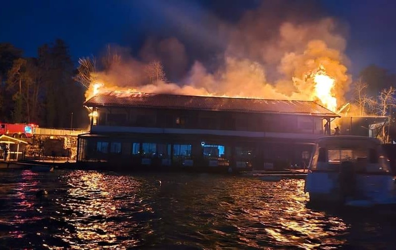 Incendiu puternic la restaurantul lui Pescobar din Snagov. „A ars din temelii toată locația”. VIDEO