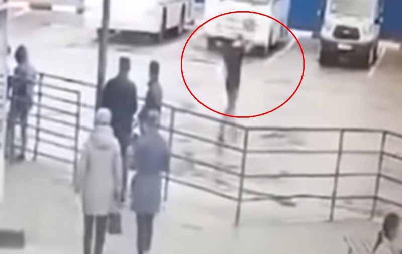 „Nu vreau să merg pe front”. Un bărbat și-a dat foc lângă o autogară din Rusia, ca să nu fie mobilizat