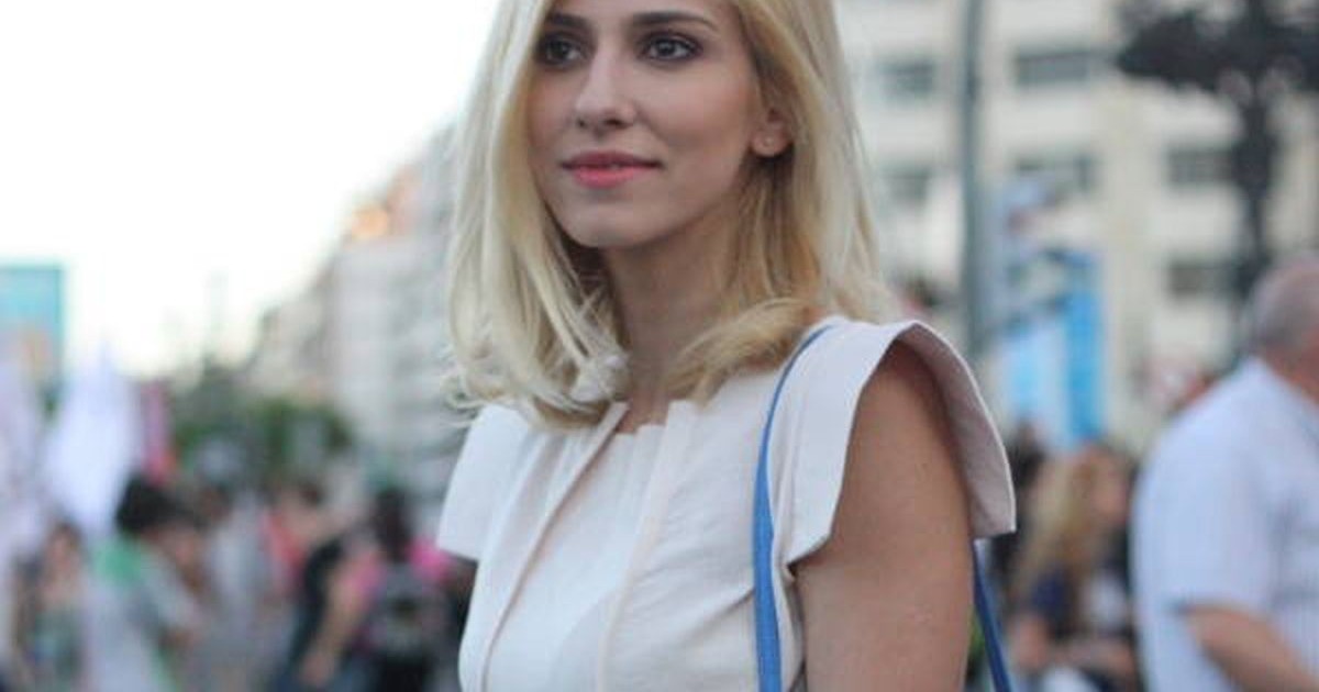 Dana Rogoz, în costum de baie. În ce ipostază indecentă a fost surprinsă