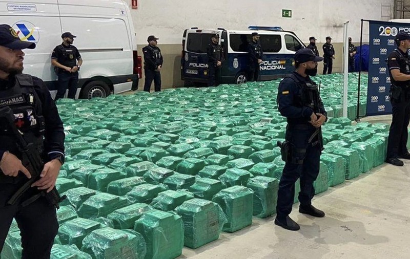 Un șef al poliției spaniole avea ascunse în casă 20 de milioane de euro. Bănuit de legături cu mafia drogurilor