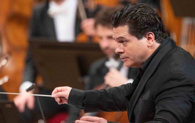 Fiul unui sculer matrițer, urmărit de 1,5 miliarde de oameni la JO de la Paris, Cristian Măcelaru dirijează Salome de Strauss, la Festivalul George Enescu 2025