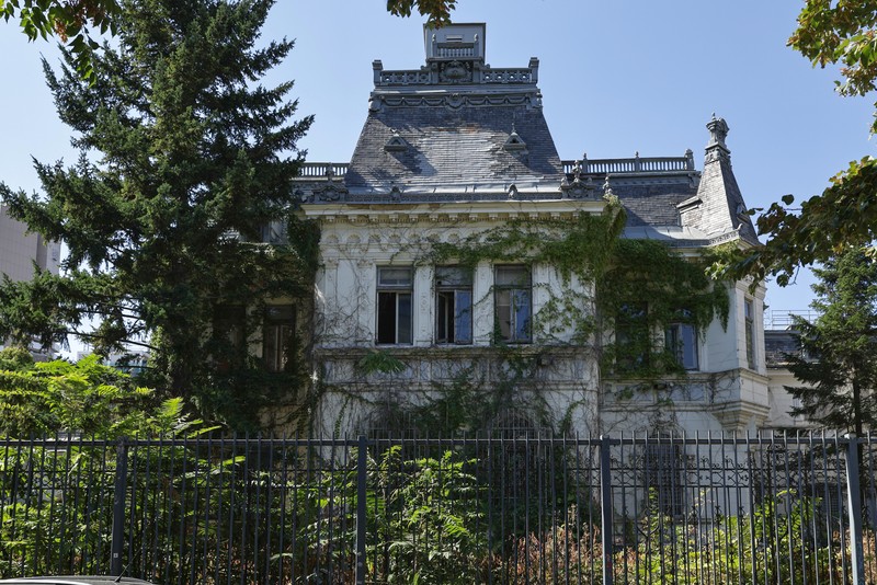 Palatul „Maurice Blank”, bijuteria din centrul Bucureștiului care nu-și găsește cumpărător