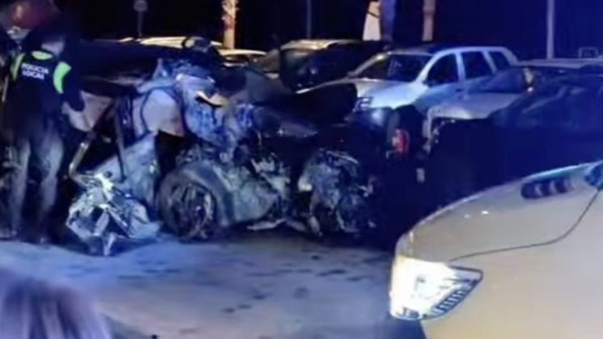 O mașină a intrat în pietoni pe o stradă aglomerată dinn stațiunea Malaga. Foto: Captură video