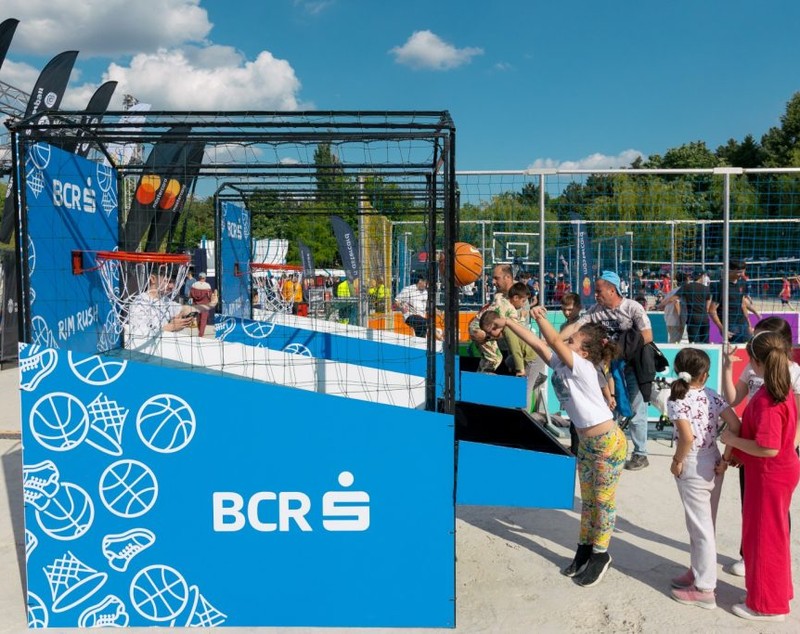 Peste 2000 de oameni au făcut sport la BCR Sport Arena Streetball, în Parcul Drumul Taberei