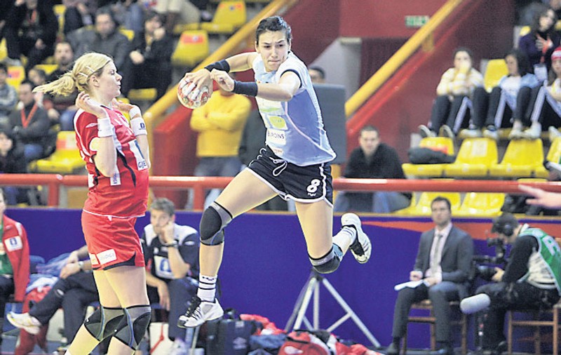 Naţionala de handbal feminin a luat 25.000 € pentru câştigarea Cupei Mondiale