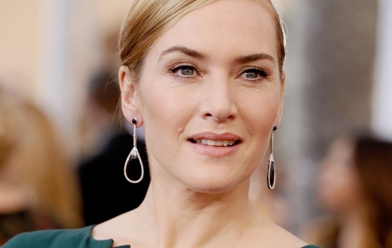 Kate Winslet a pipăit sânii unei actriţe celebre, pe covorul roşu: ”Sunt o neruşinată” | VIDEO
